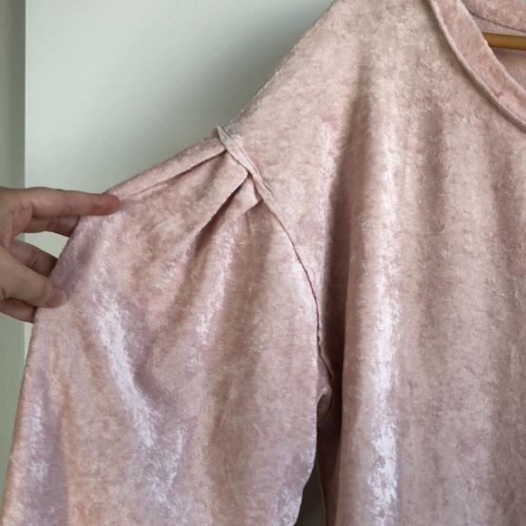 We the Free Milan blush pink crushed velvet top - Picture 5 of 8